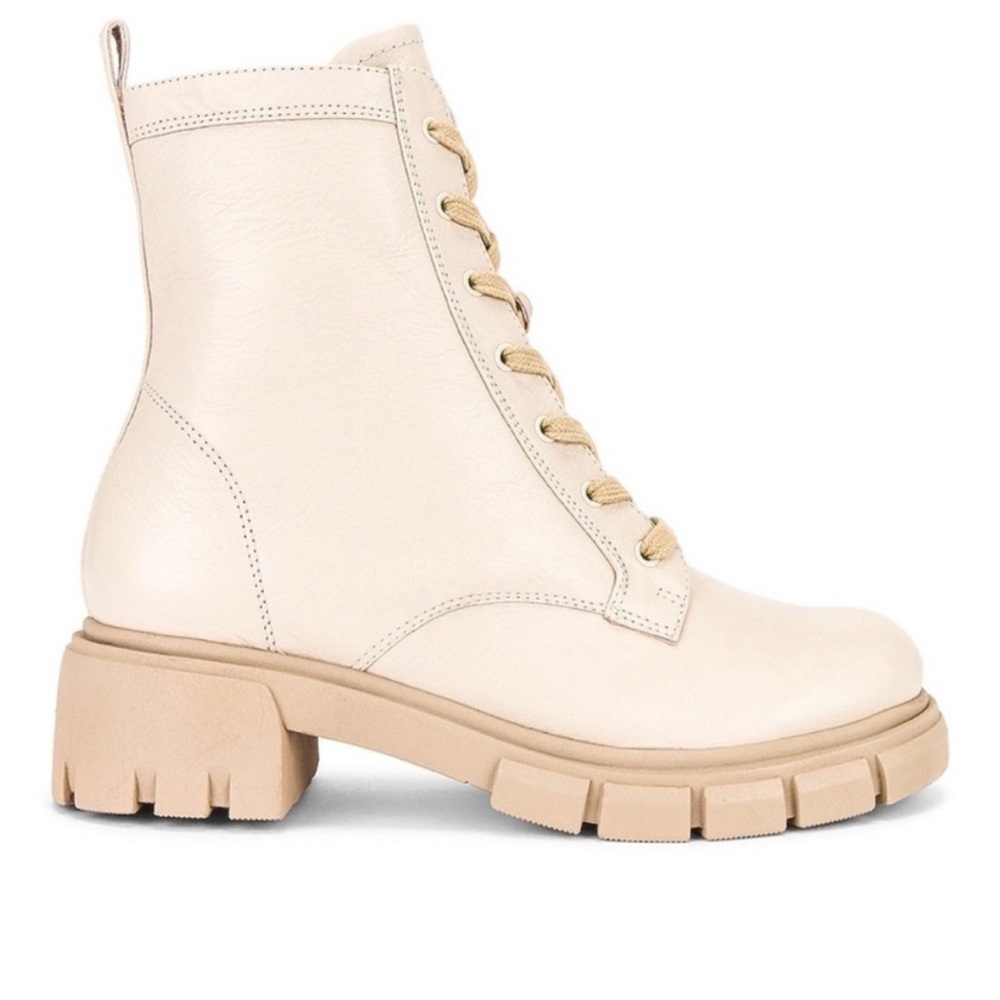 Zola Boot in Bone White
RAYE
